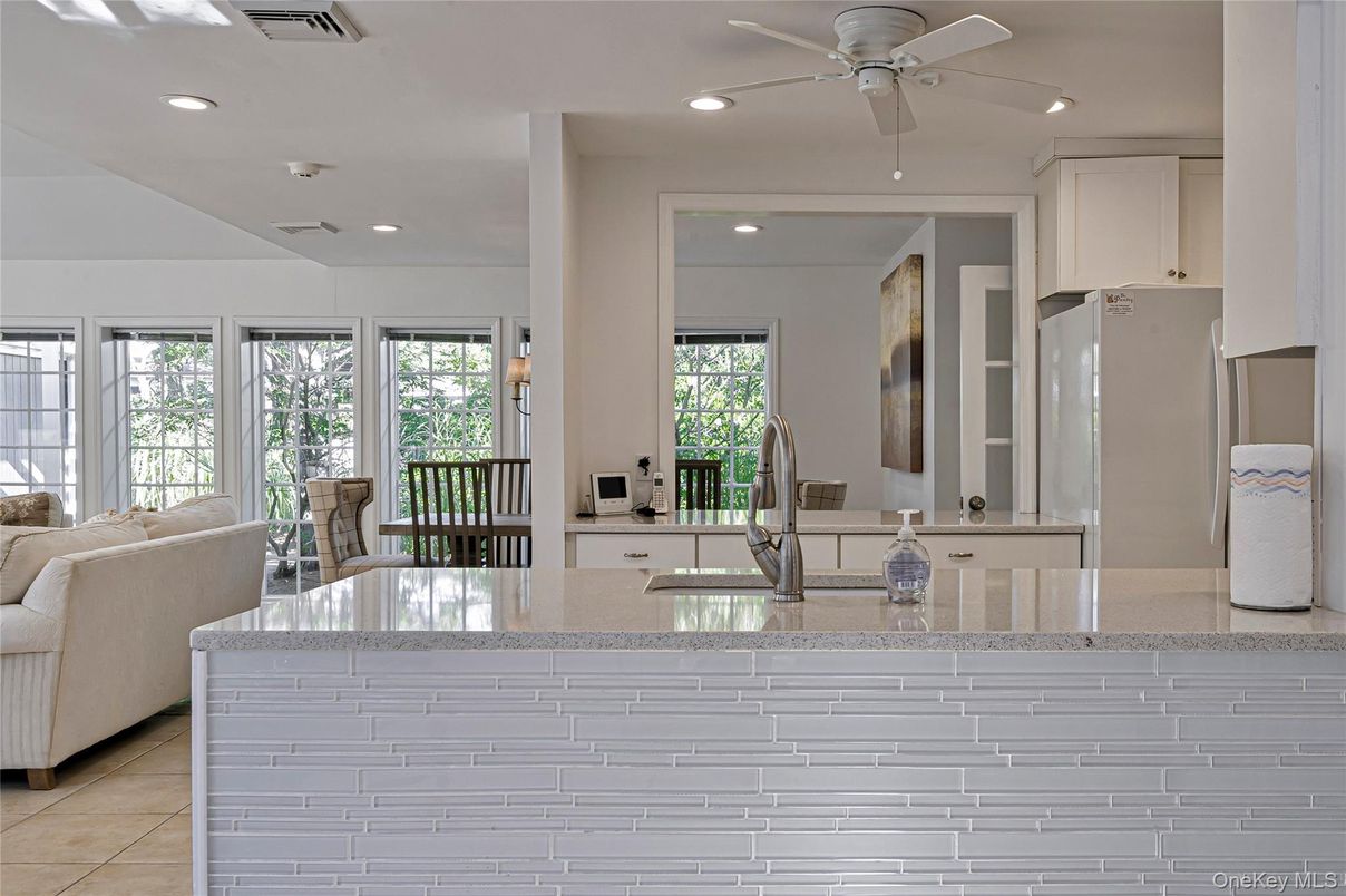 Dining room, Interior, Kitchen, Recessed Lighting