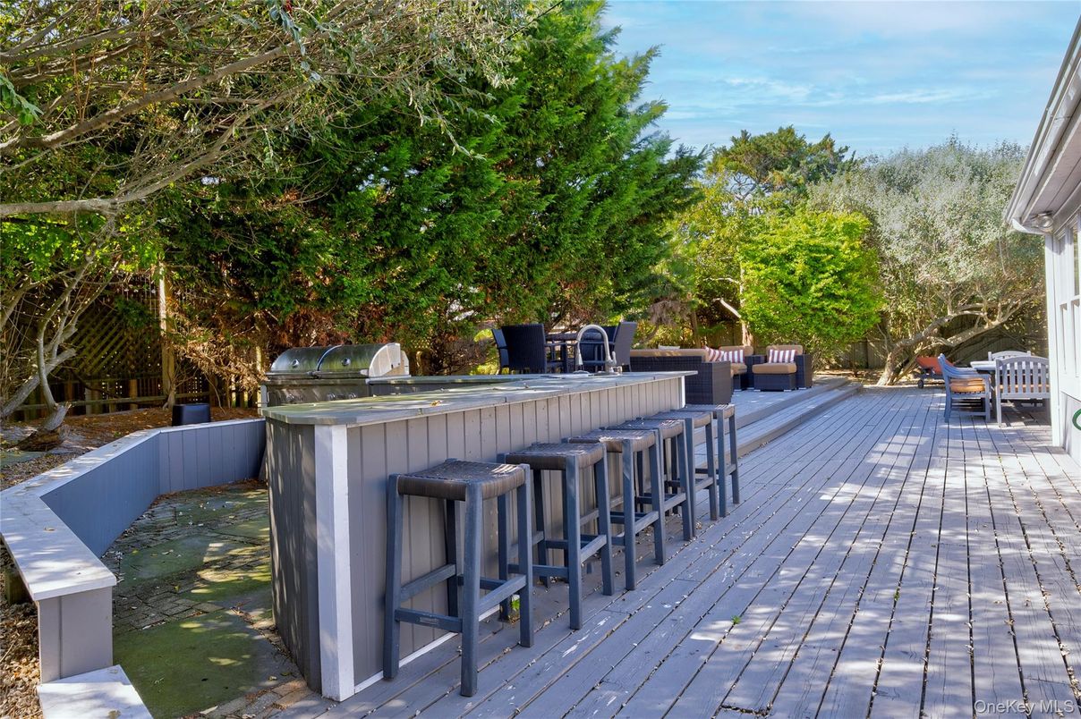 Exterior, Outdoor Kitchen