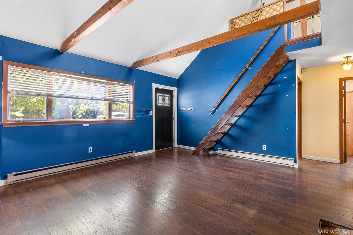 Empty room, Interior, Wooden Beams, Wood Texture Flooring