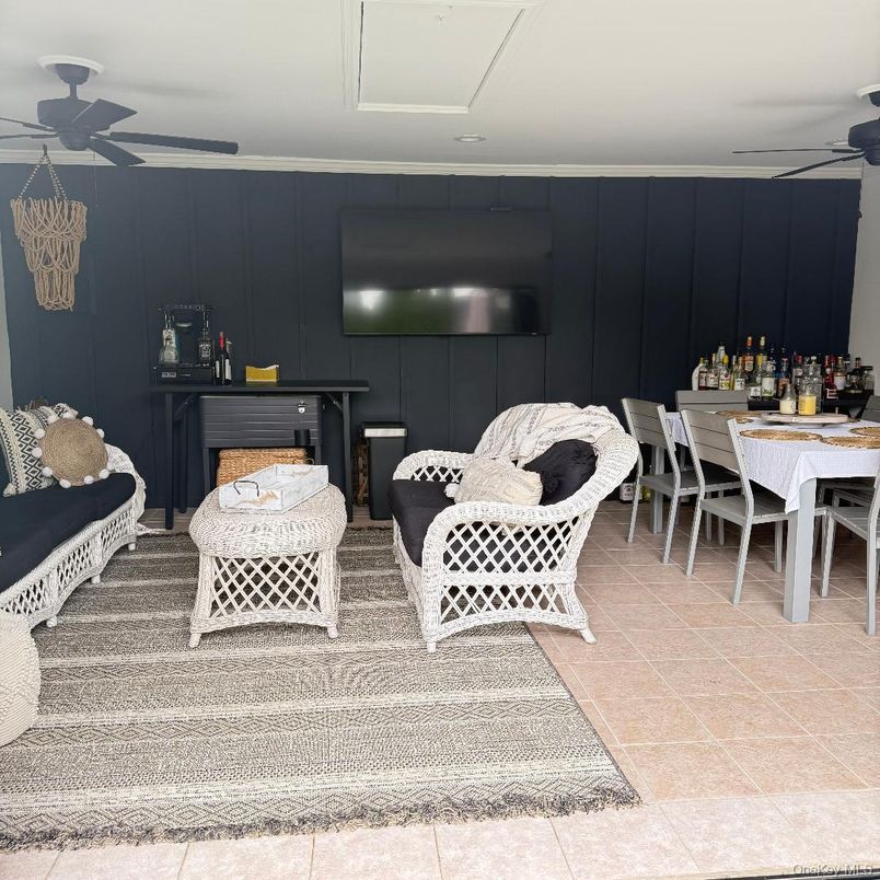 Dining room, Interior, Recessed Lighting