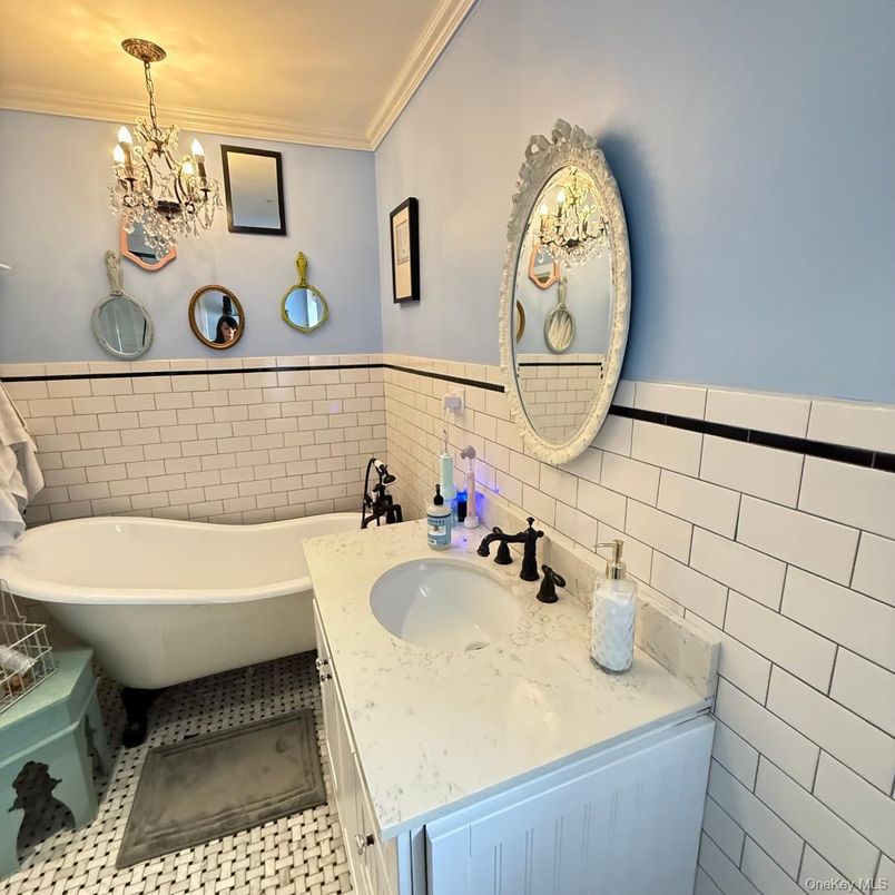 Bathroom, Chandelier, Free Standing Baths, Interior