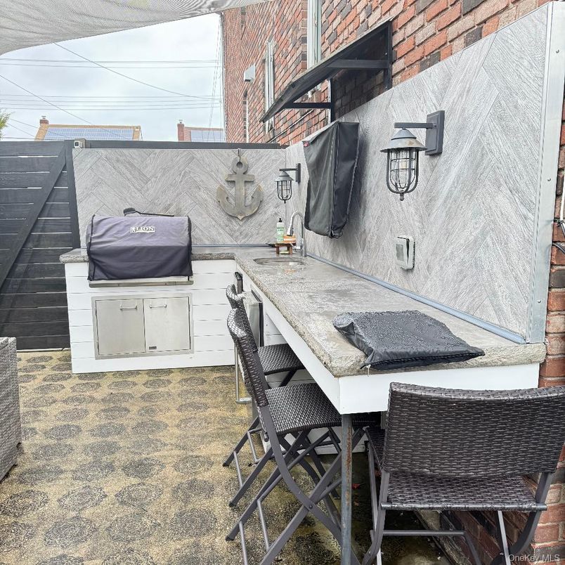 Exterior, Outdoor Kitchen