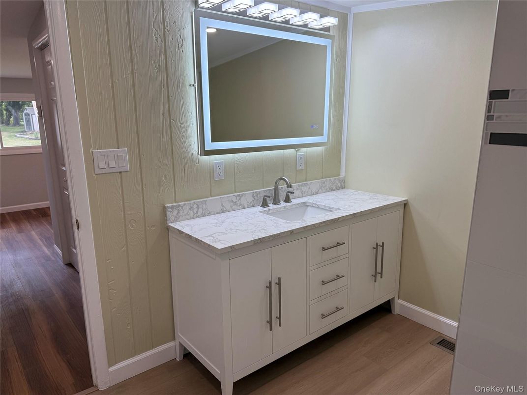 Bathroom, Dual Sink Vanities, Interior, Wood Texture Flooring