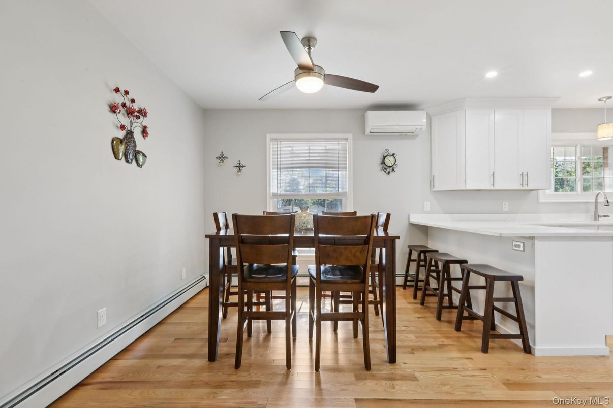 Dining room, Interior, Kitchen, Recessed Lighting, Wood Texture Flooring