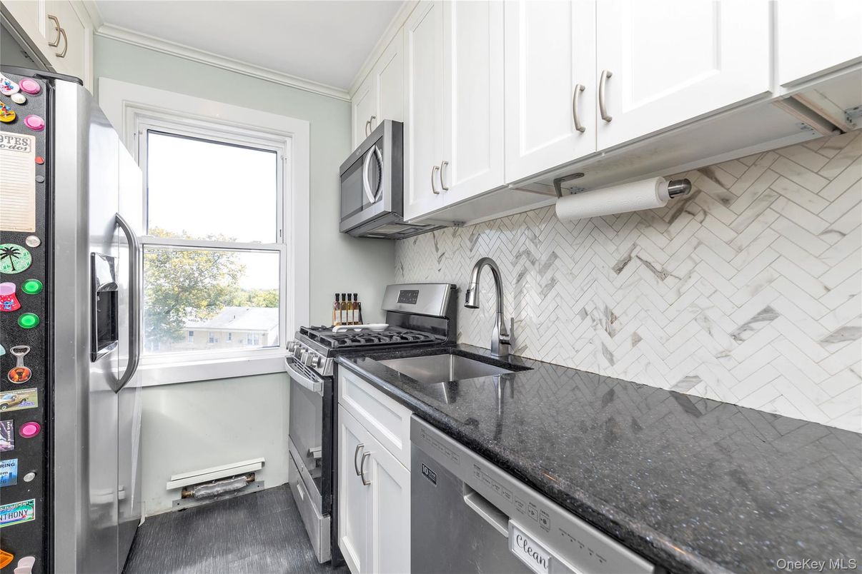 Interior, Kitchen, Stainless Steel Appliances