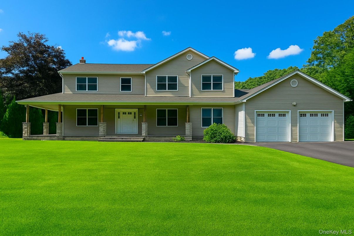 Attached, Exterior, Facade, Farmhouse