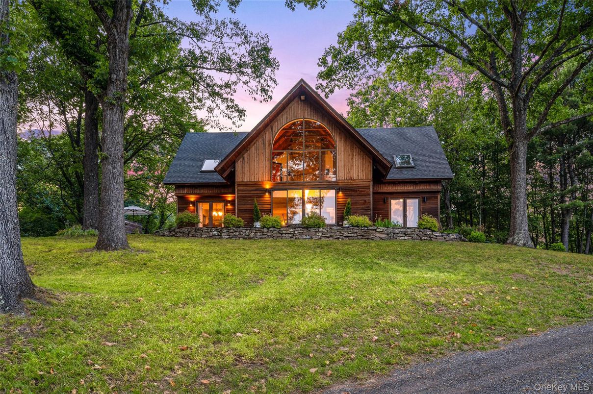 Backyard, Exterior, Facade, Log Home