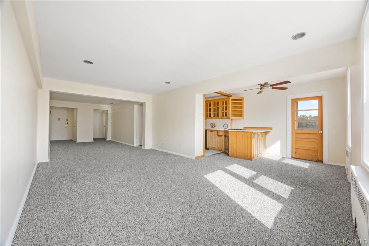 Empty room, Interior, Recessed Lighting