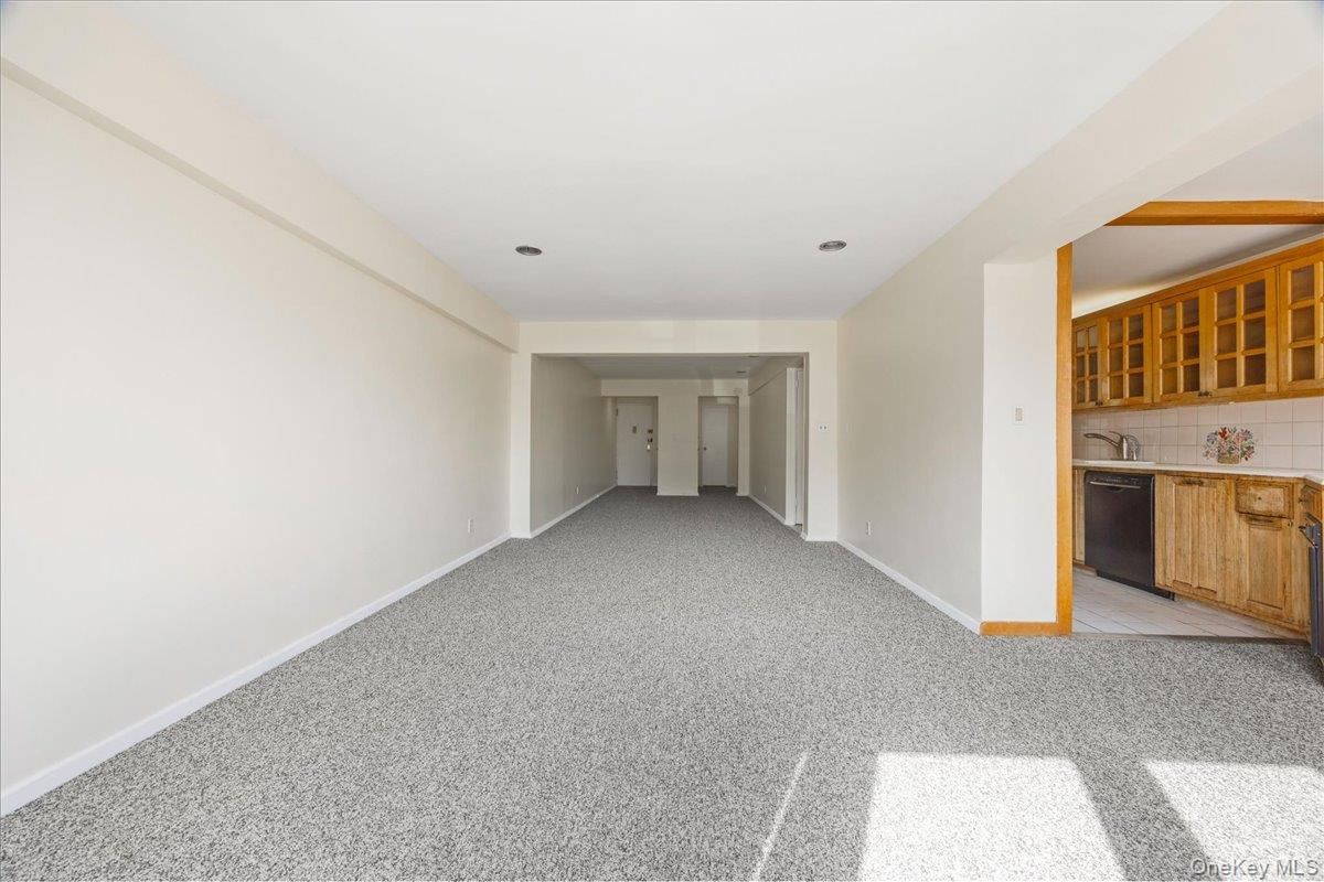 Empty room, Interior, Kitchen, Recessed Lighting
