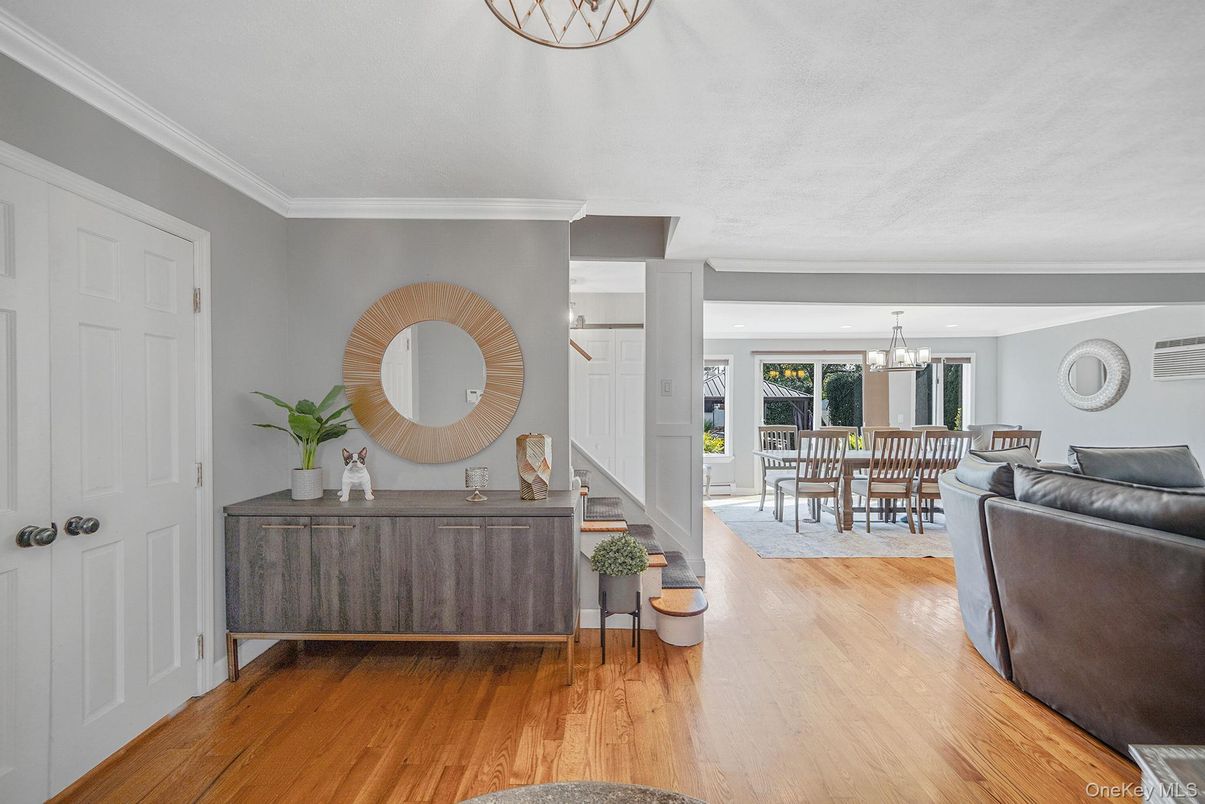 Chandelier, Dining room, Interior, Recessed Lighting, Wood Texture Flooring