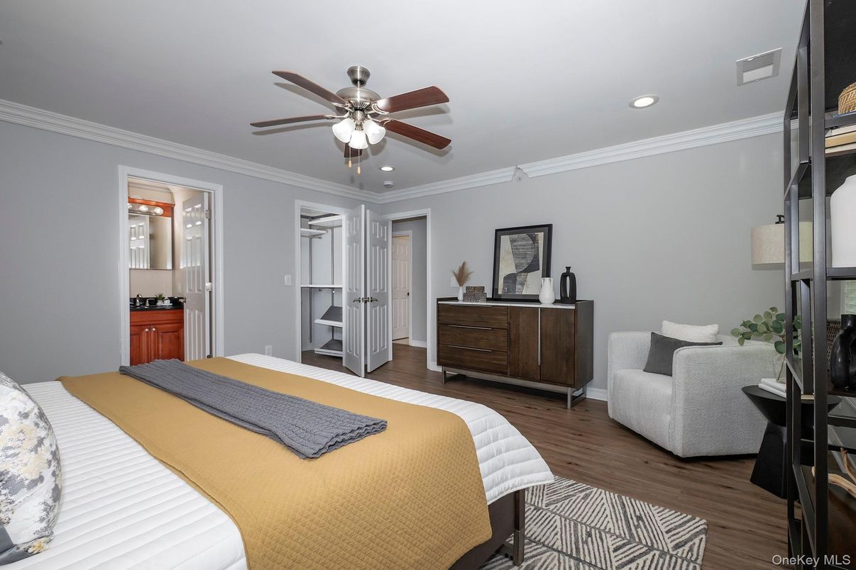 Bedroom, Interior, Recessed Lighting, Wood Texture Flooring