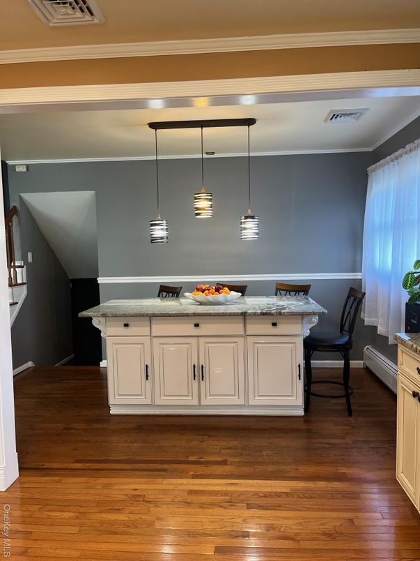 Interior, Pendant Lights, Wood Texture Flooring