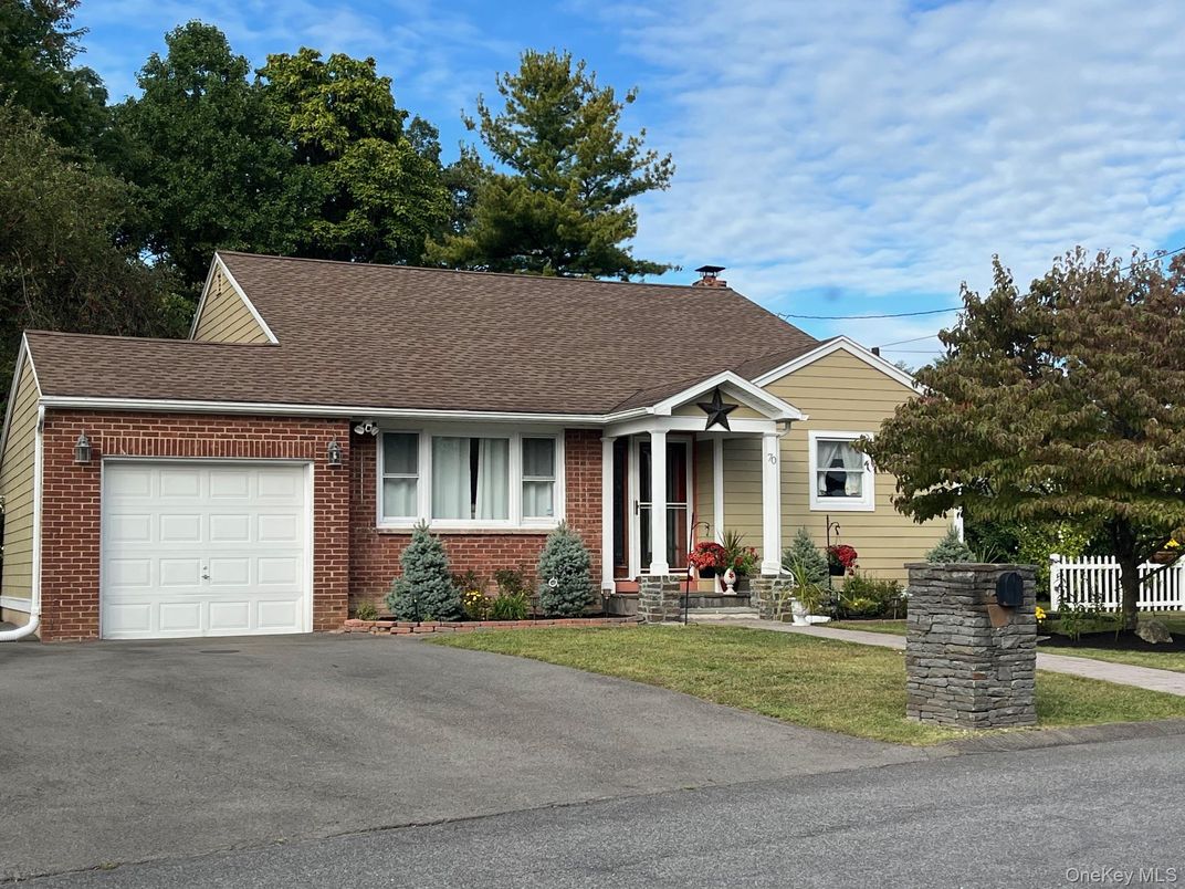Attached, Exterior, Facade, Brick Facade, Ranch