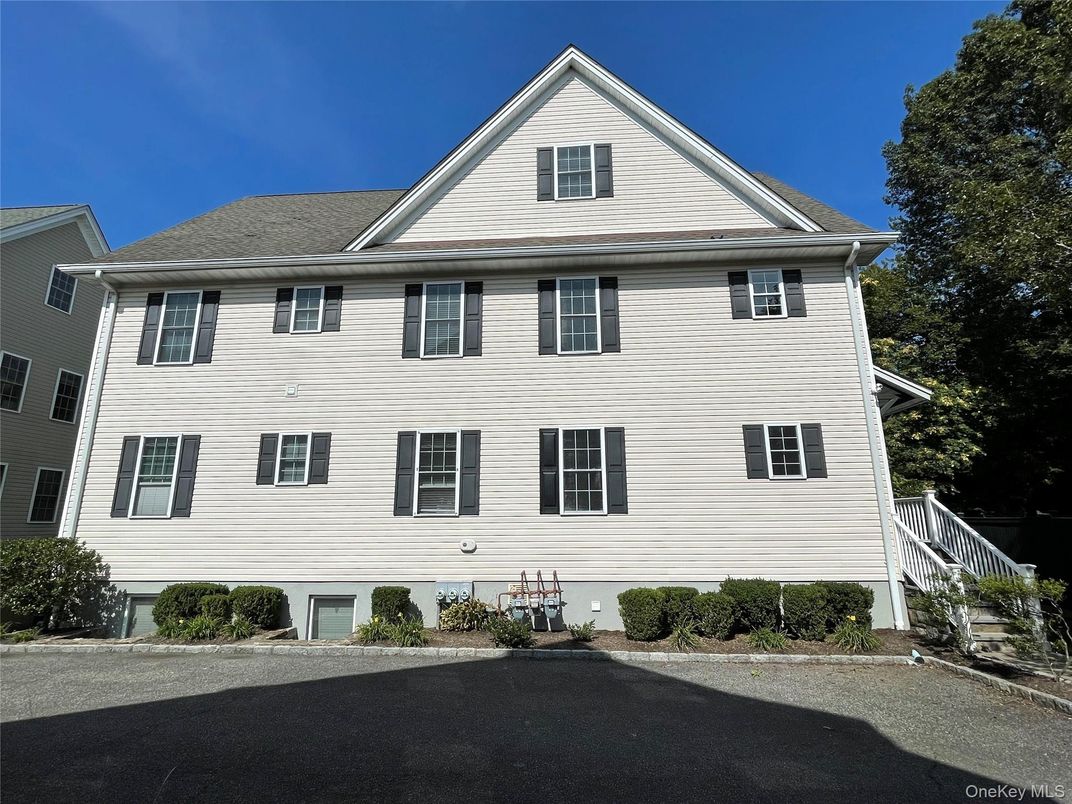 Exterior, Facade, Farmhouse