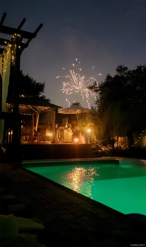 Exterior, Pool