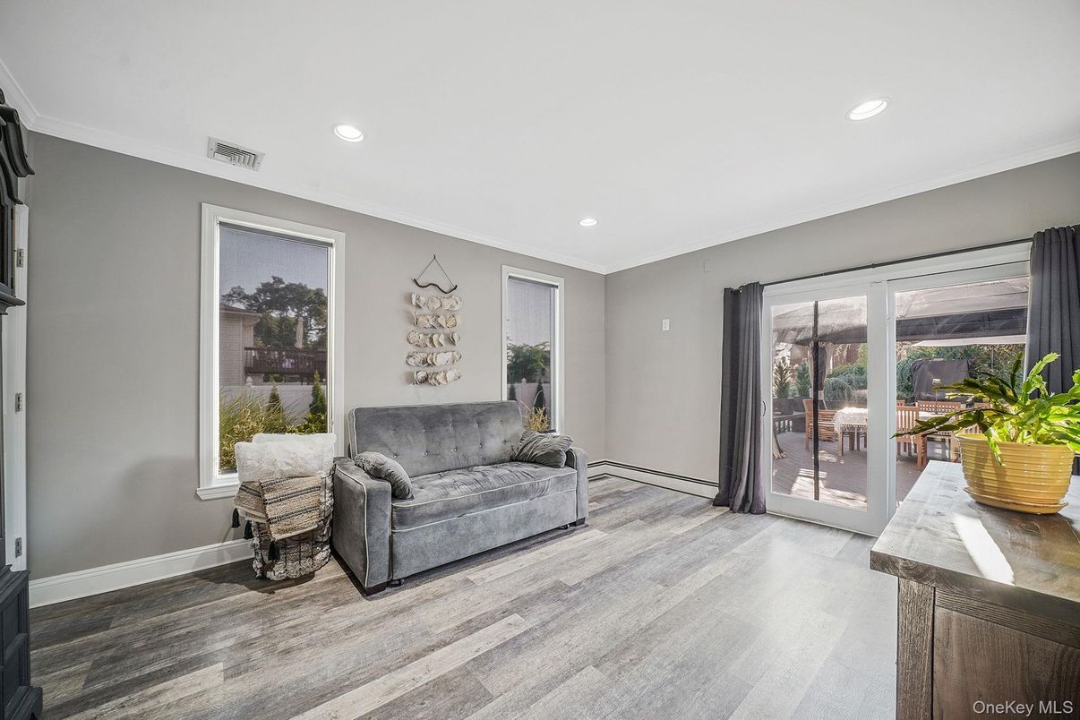 Interior, Recessed Lighting, Wood Texture Flooring
