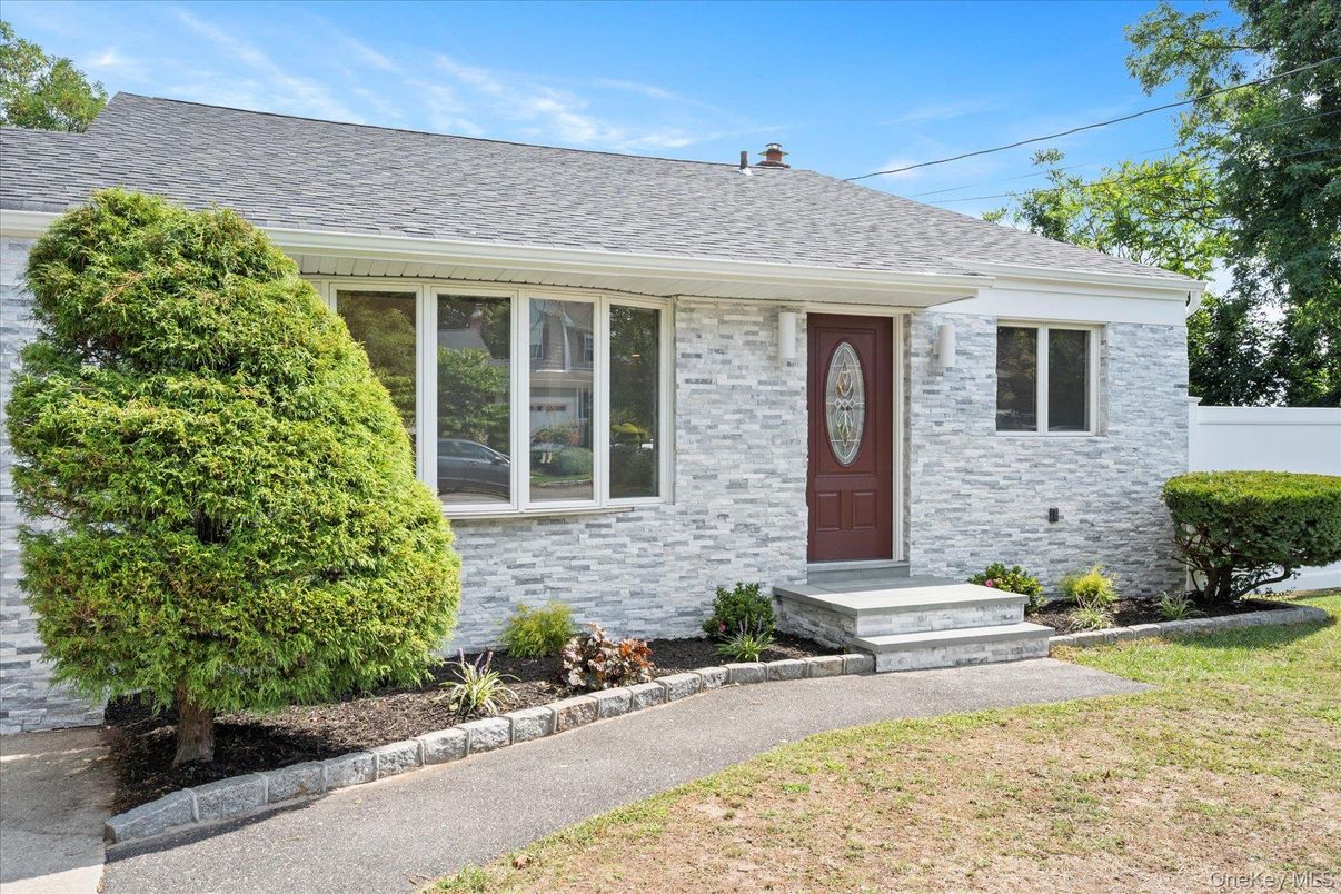 Exterior, Facade, Cape Cod