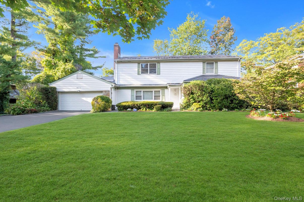 Attached, Backyard, Exterior, Facade, Split Level