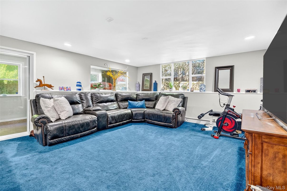 Fitness Equipment, Interior, Living room, Recessed Lighting