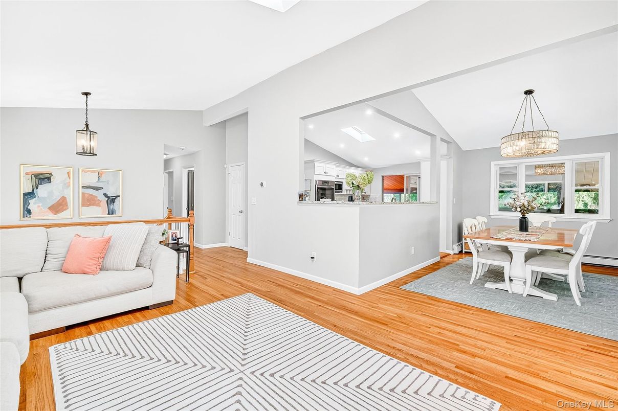 Dining room, Interior, Kitchen, Pendant Lights, Recessed Lighting, Wood Texture Flooring