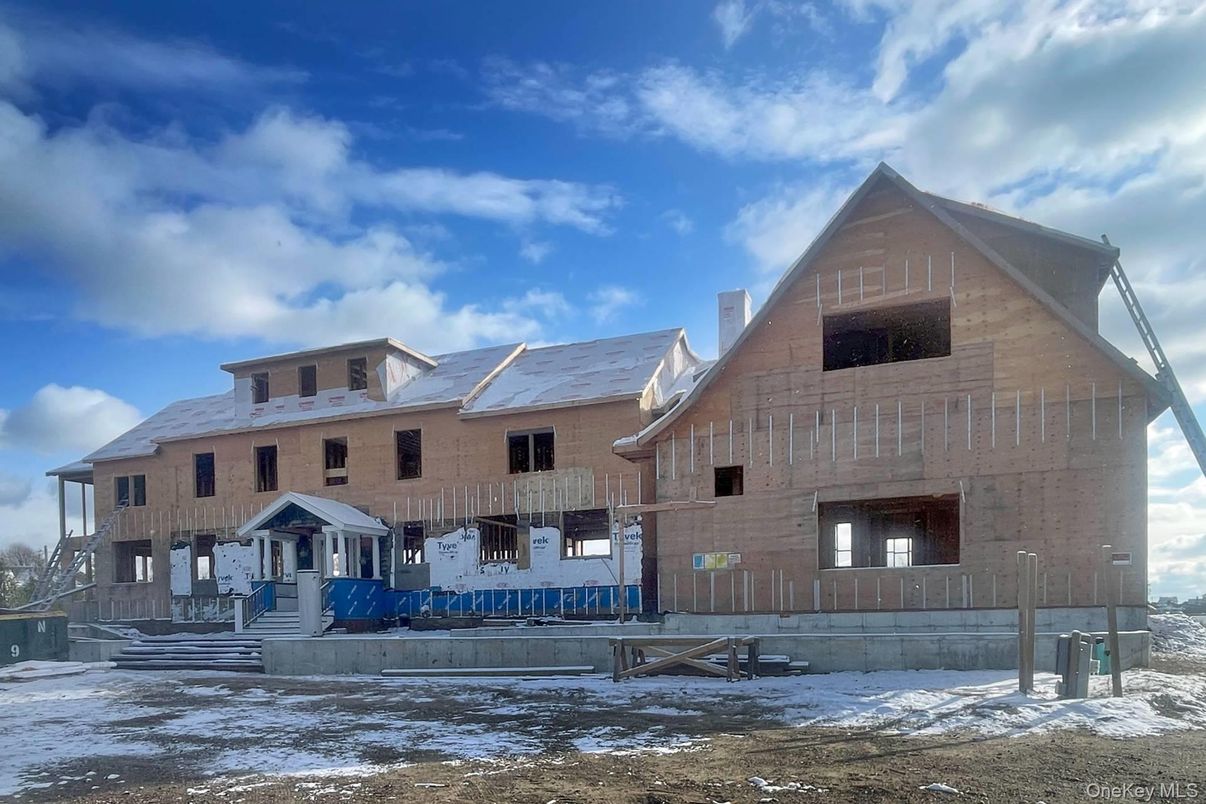 Exterior, Facade, Farmhouse