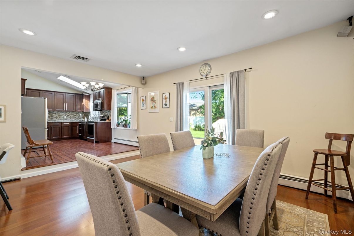 Chandelier, Dining room, Interior, Kitchen, Recessed Lighting, Wood Texture Flooring