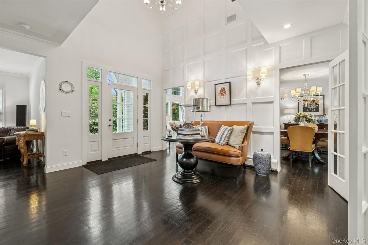 Chandelier, Dining room, Interior, Recessed Lighting, Wood Texture Flooring