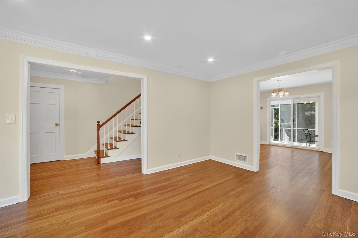 Empty room, Interior, Recessed Lighting, Wood Texture Flooring