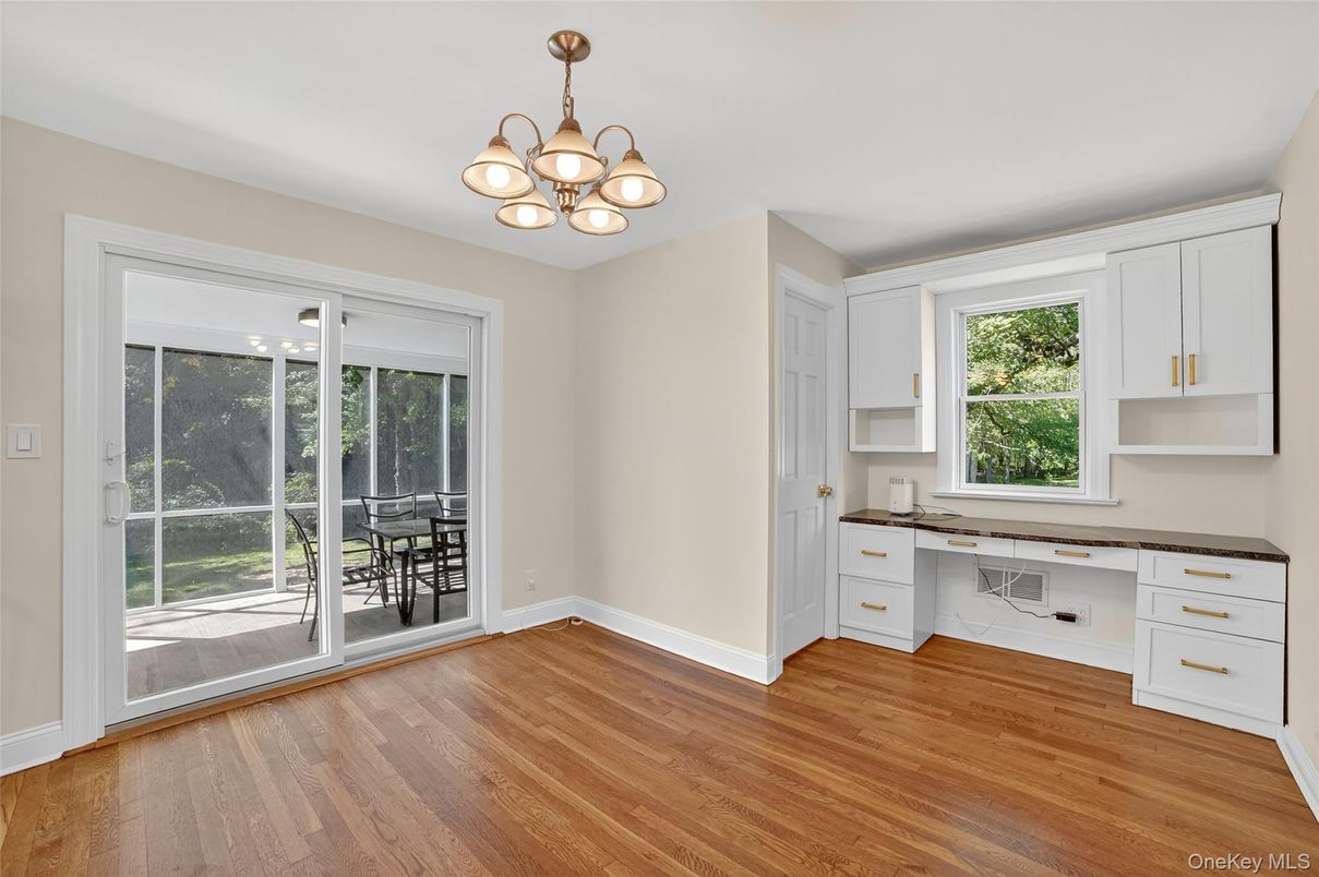 Chandelier, Empty room, Interior, Wood Texture Flooring
