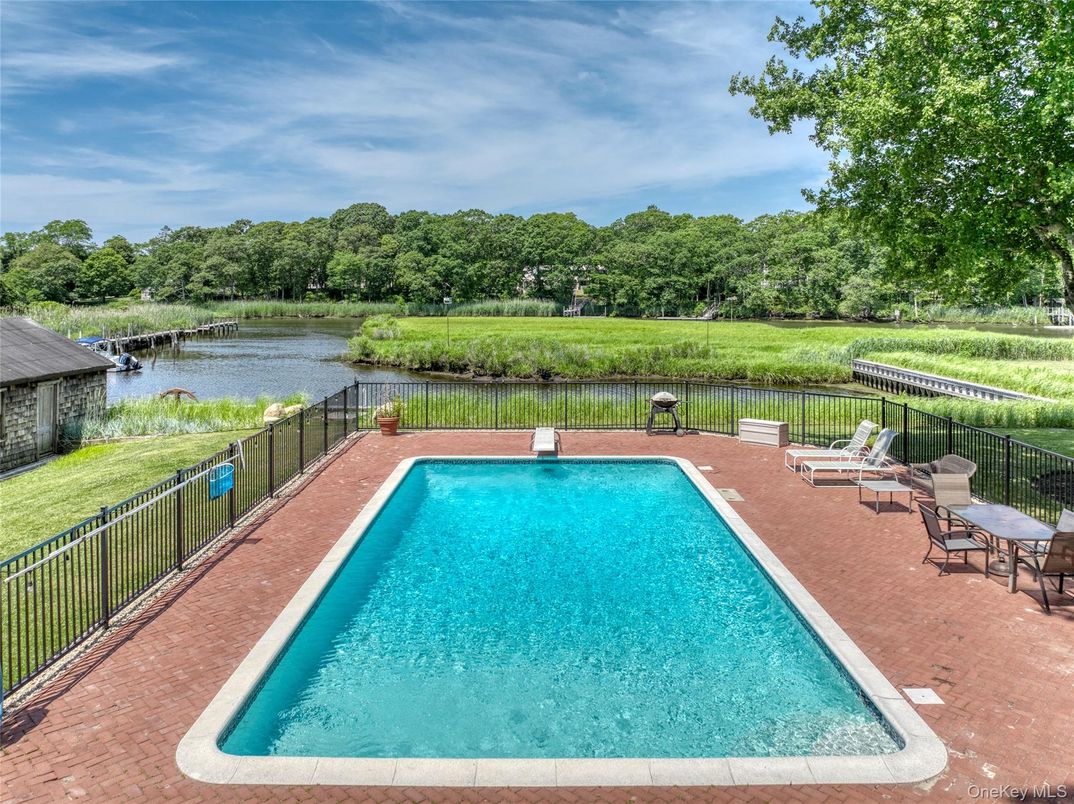 Exterior, Pool, Water