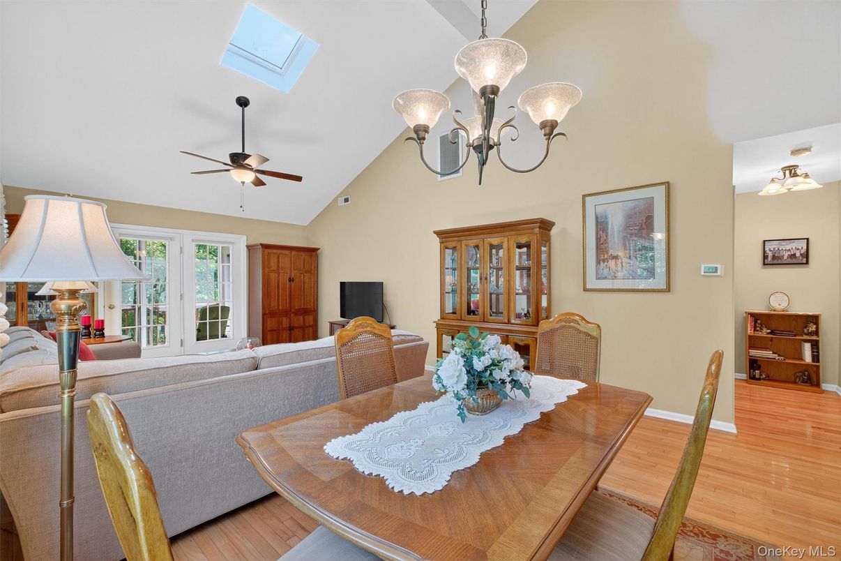 Chandelier, Dining room, Interior, Living room, Wood Texture Flooring