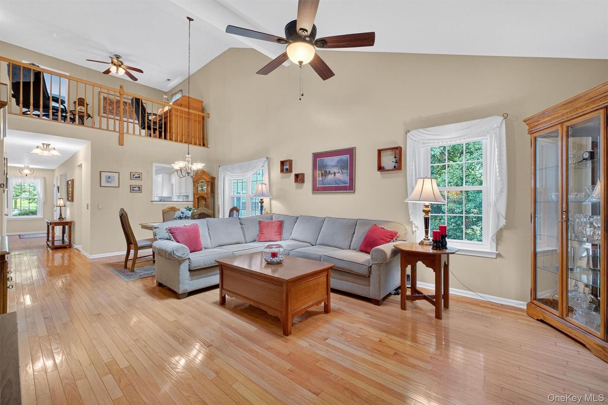 Chandelier, Dining room, Interior, Living room, Wood Texture Flooring
