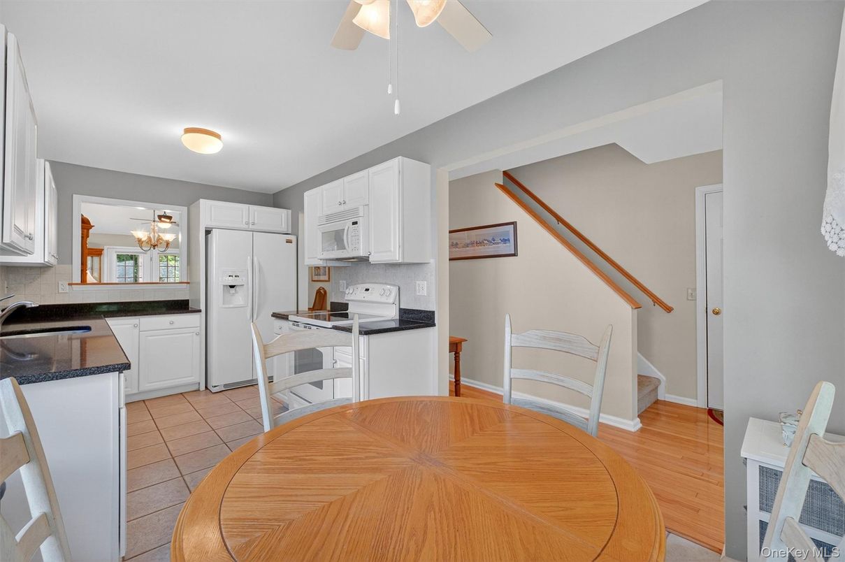 Chandelier, Dining room, Interior, Kitchen, Wood Texture Flooring