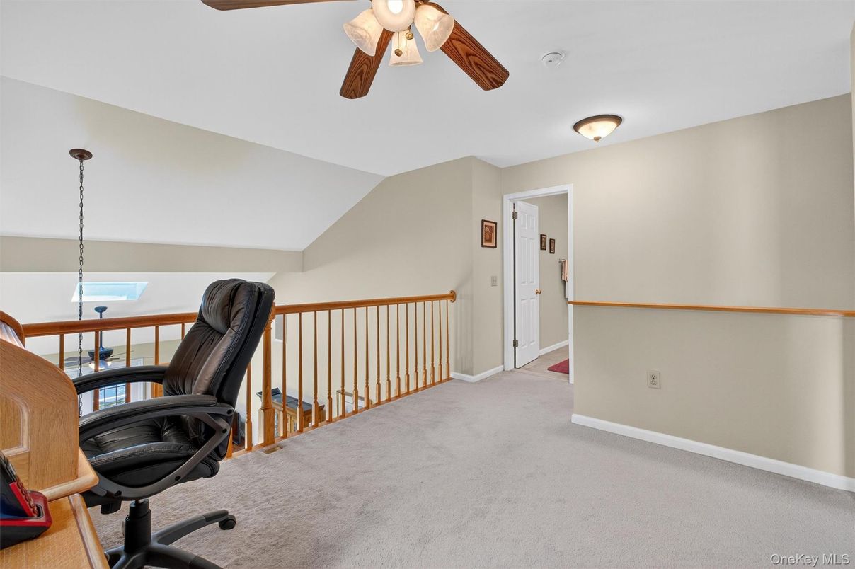 Home Office, Interior