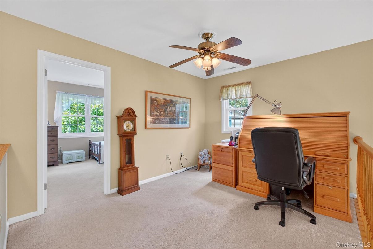 Home Office, Interior