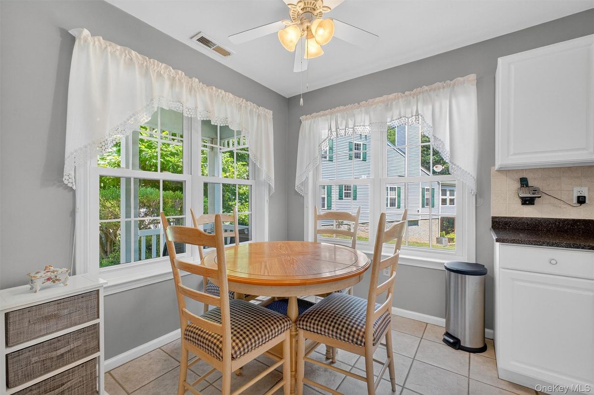 Dining room, Interior