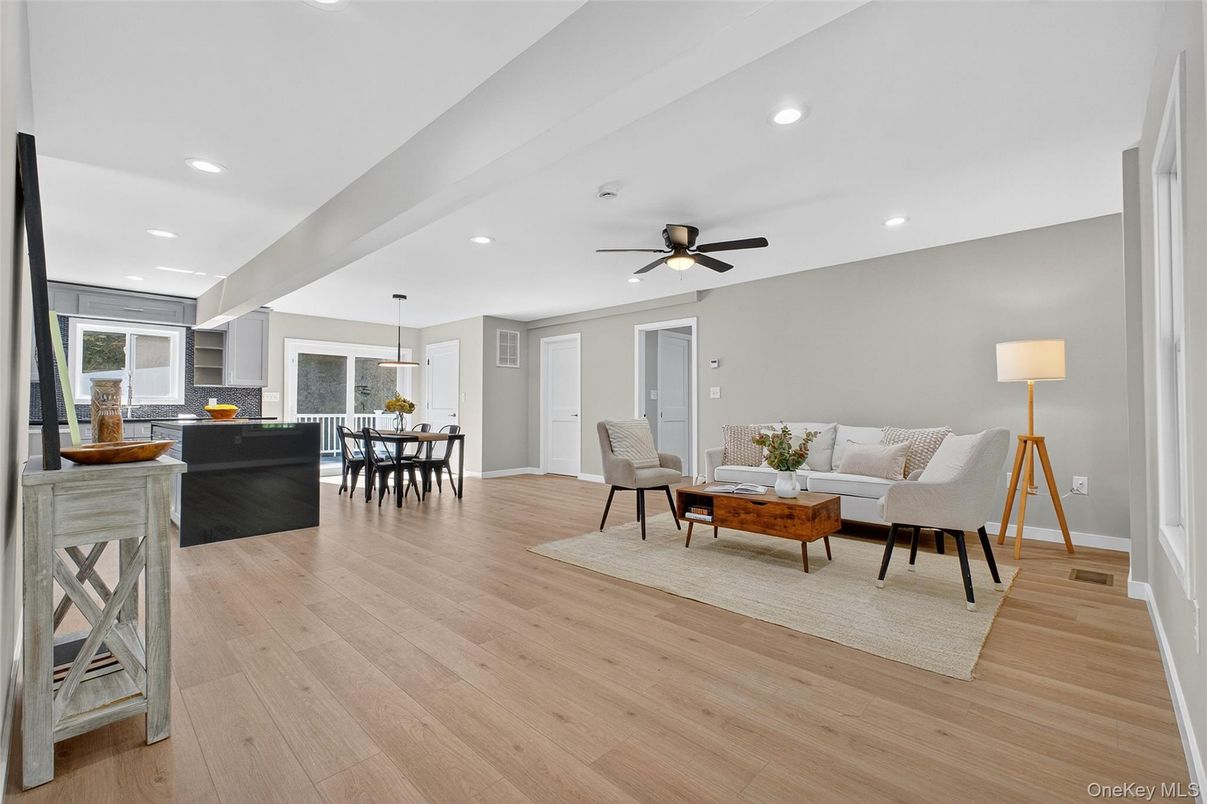 Dining room, Interior, Living room, Pendant Lights, Recessed Lighting, Wood Texture Flooring