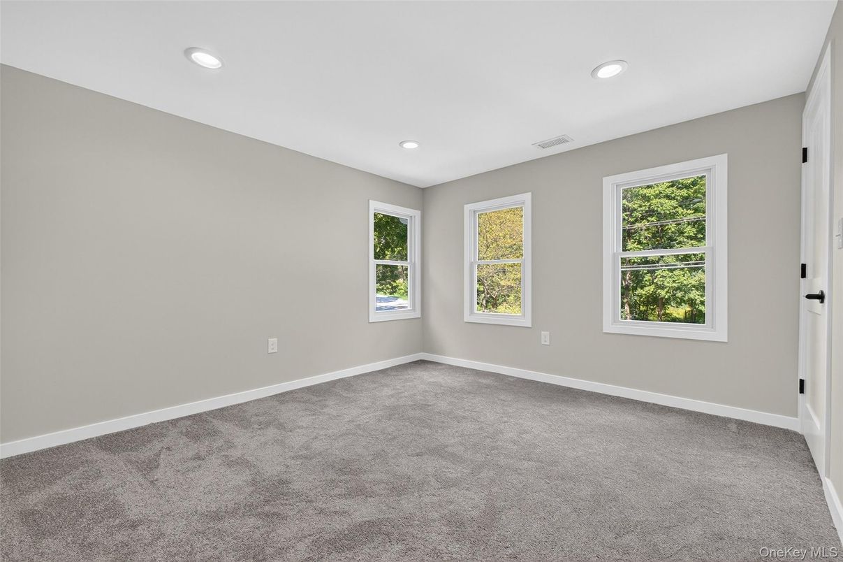 Empty room, Interior, Recessed Lighting