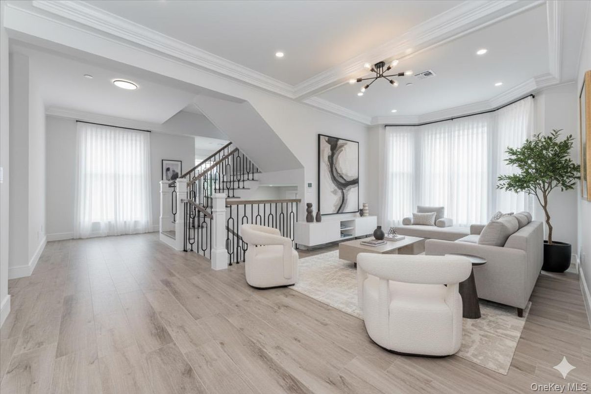 Interior, Living room, Pendant Lights, Recessed Lighting, Wood Texture Flooring