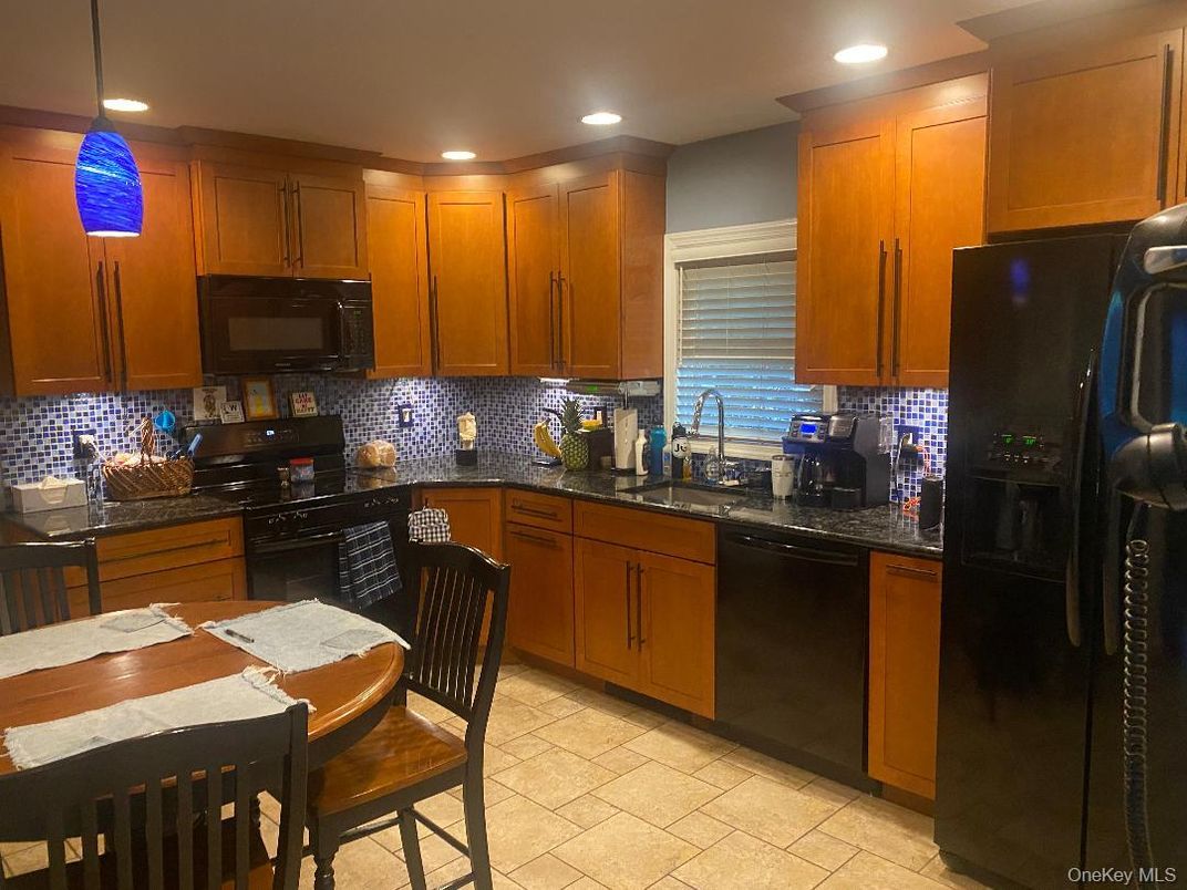 Dining room, Interior, Kitchen, Recessed Lighting
