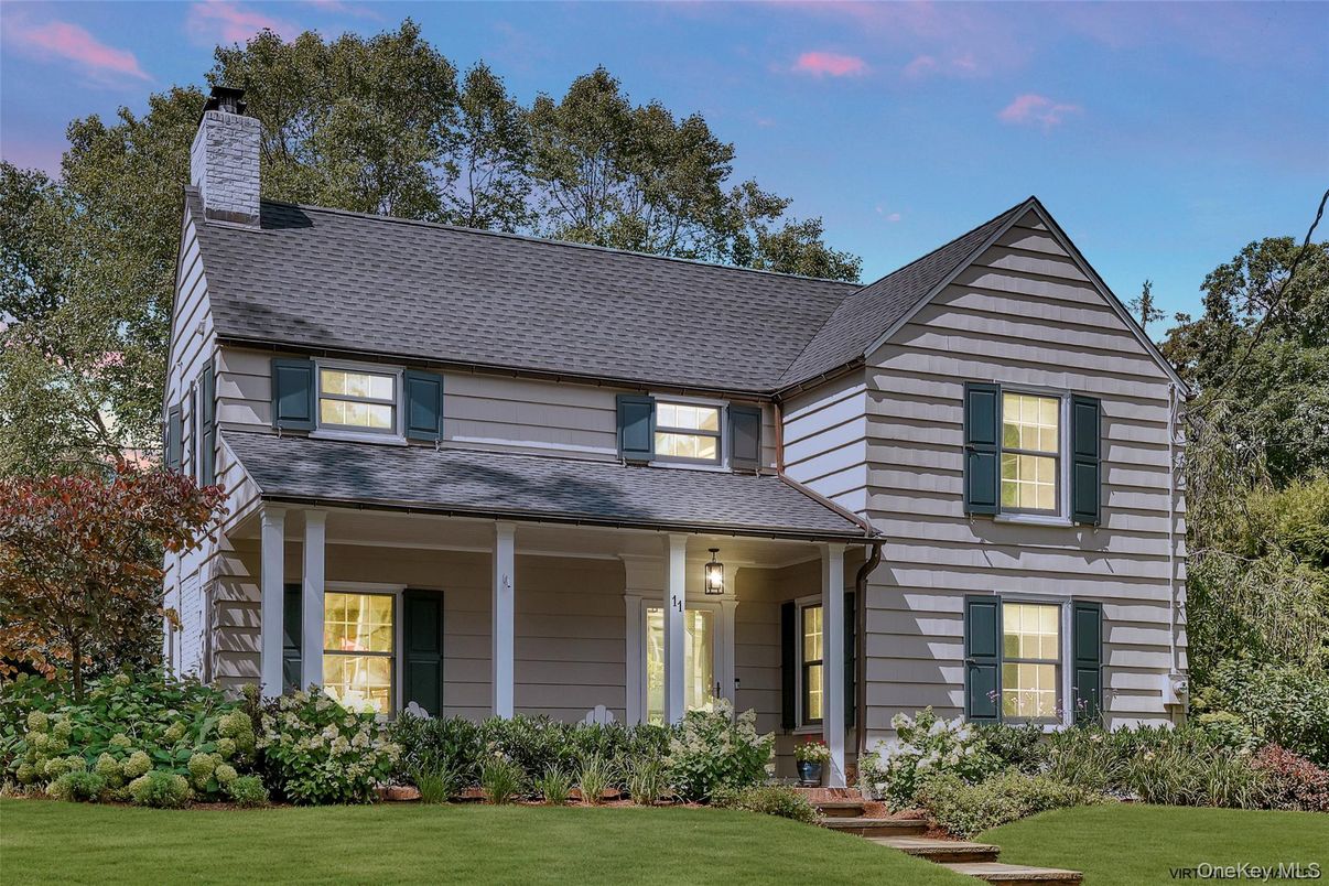 Exterior, Facade, Farmhouse