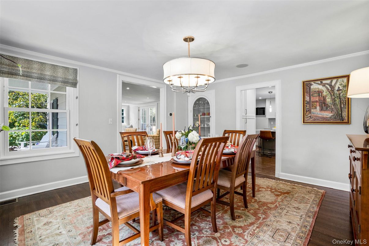 Chandelier, Dining room, Interior, Recessed Lighting, Wood Texture Flooring