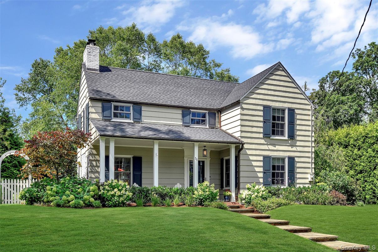 Exterior, Facade, Farmhouse
