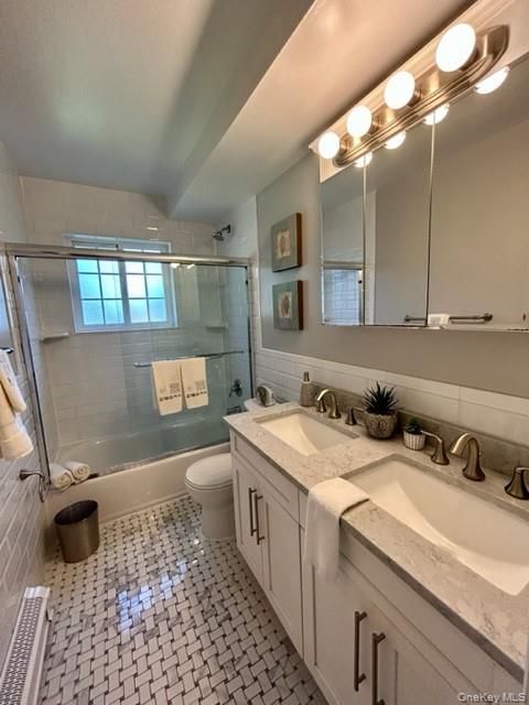 Bathroom, Dual Sink Vanities, Glass Shower, Interior