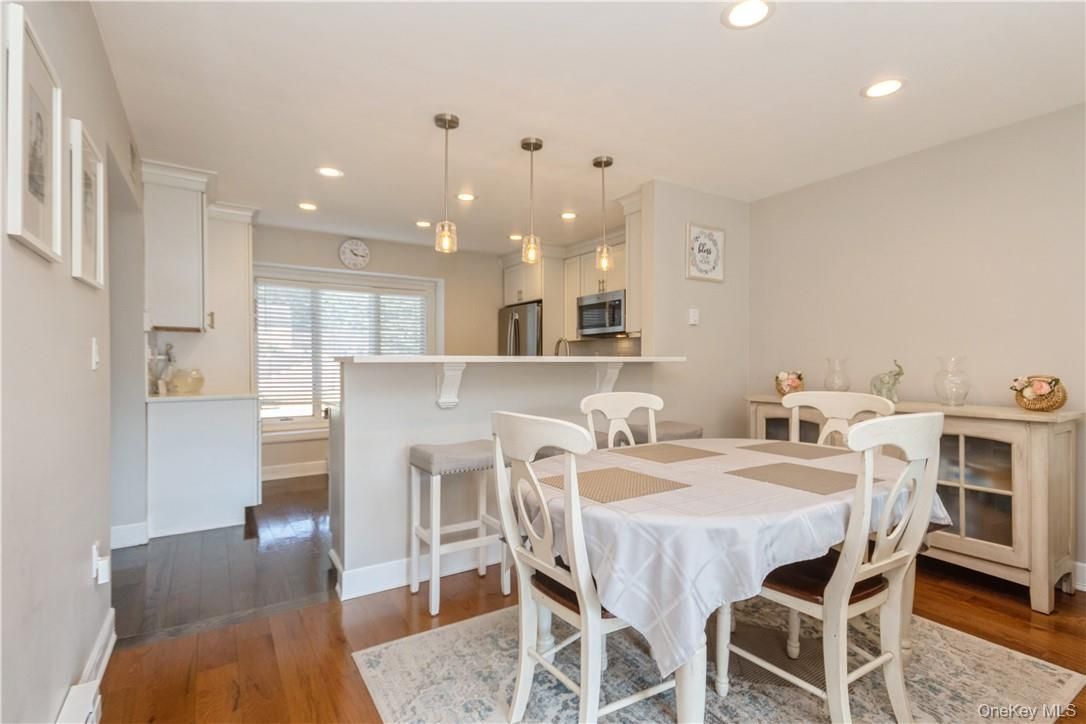 Dining room, Interior, Kitchen, Pendant Lights, Recessed Lighting, Wood Texture Flooring