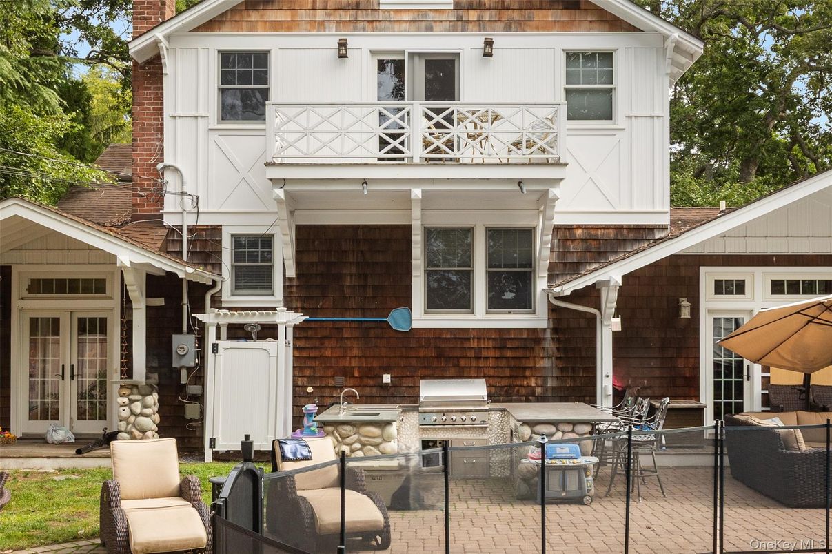 Exterior, Outdoor Kitchen