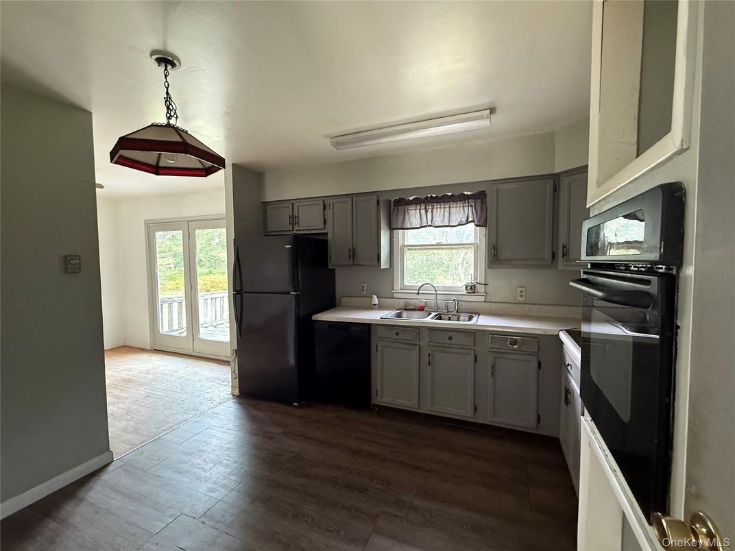 Interior, Kitchen, Pendant Lights, Wood Texture Flooring
