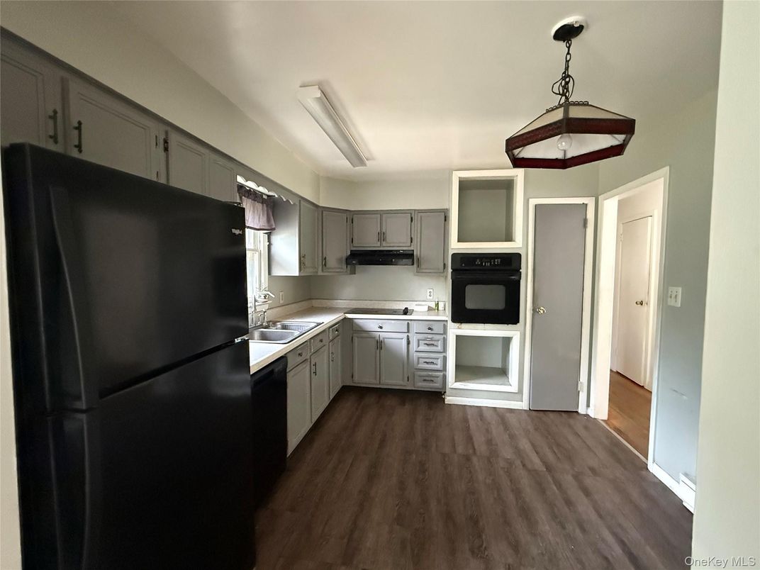 Interior, Kitchen, Pendant Lights, Wood Texture Flooring