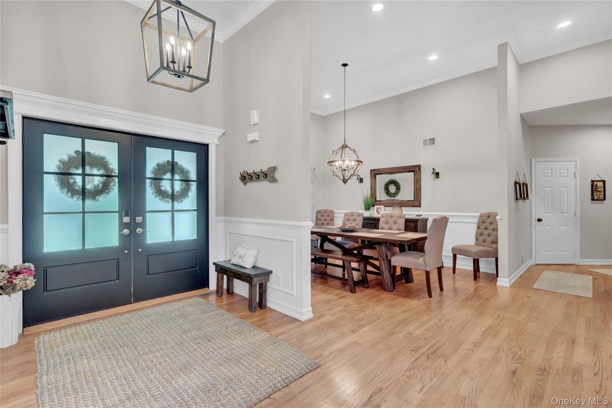 Chandelier, Dining room, Interior, Pendant Lights, Recessed Lighting, Wood Texture Flooring