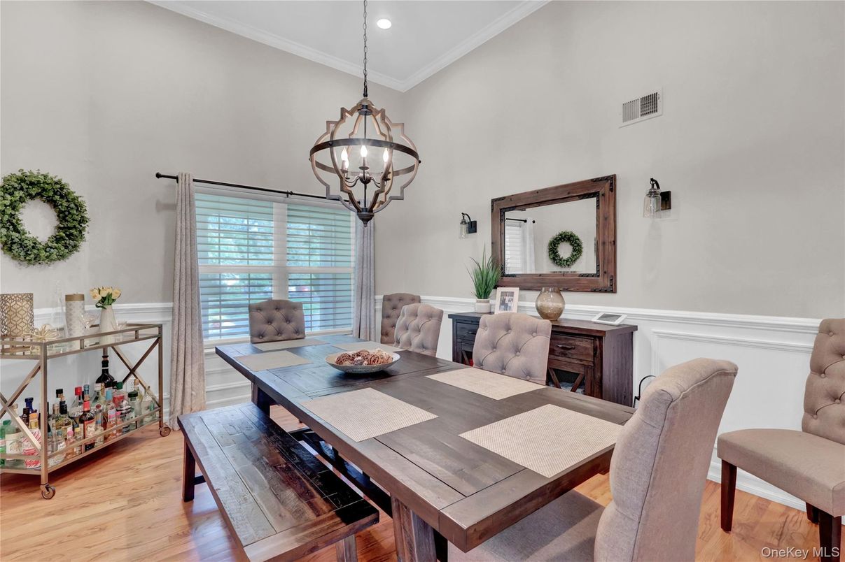 Chandelier, Dining room, Interior, Recessed Lighting, Wood Texture Flooring
